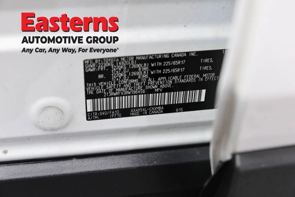 Used 2024 White Toyota XLE image 37