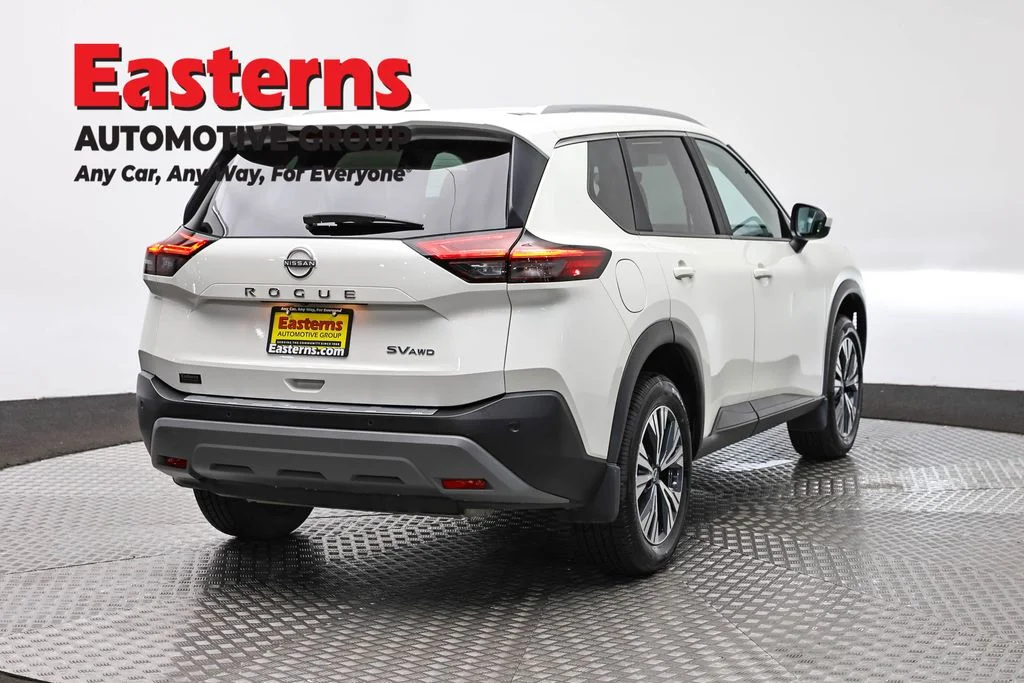 Used 2023 White Nissan SV image 5