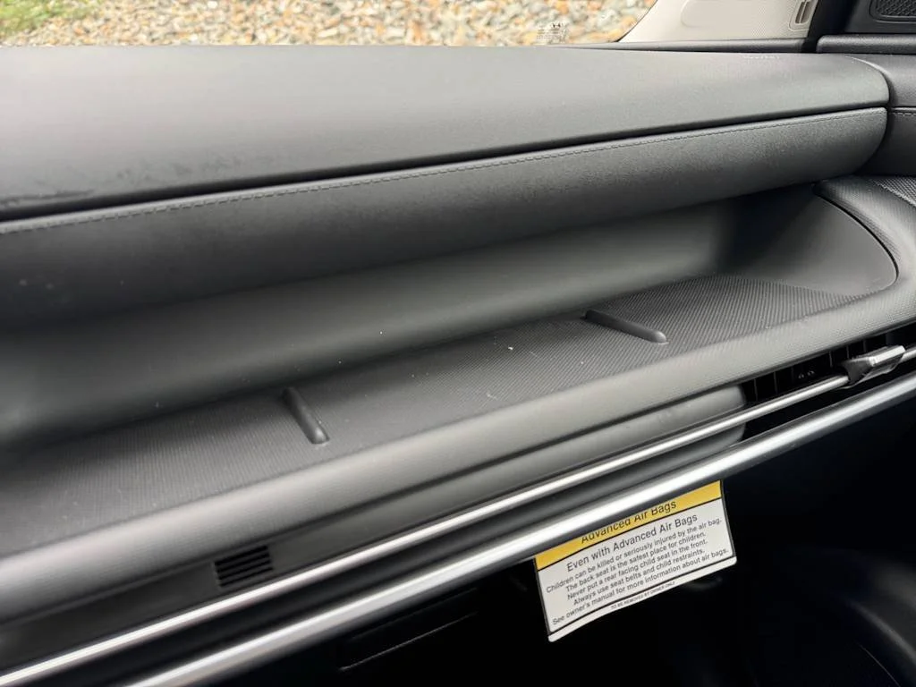 Used 2025 Silver Hyundai SE image 21