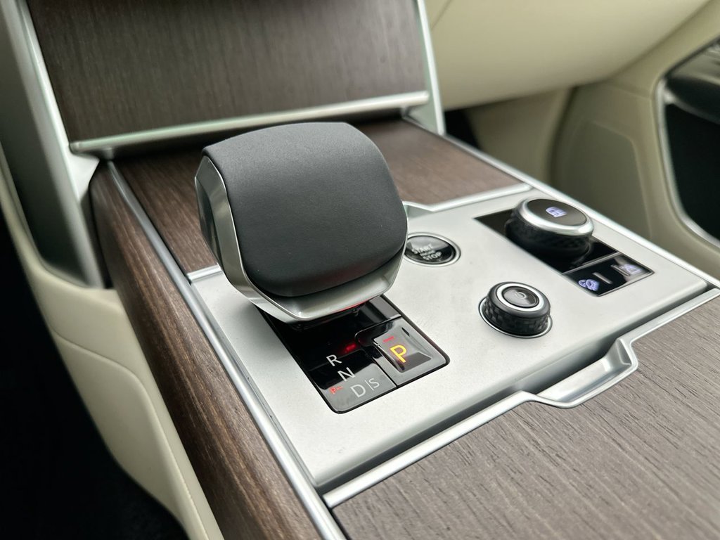 New 2027 Fuji White Land Rover SE image 12