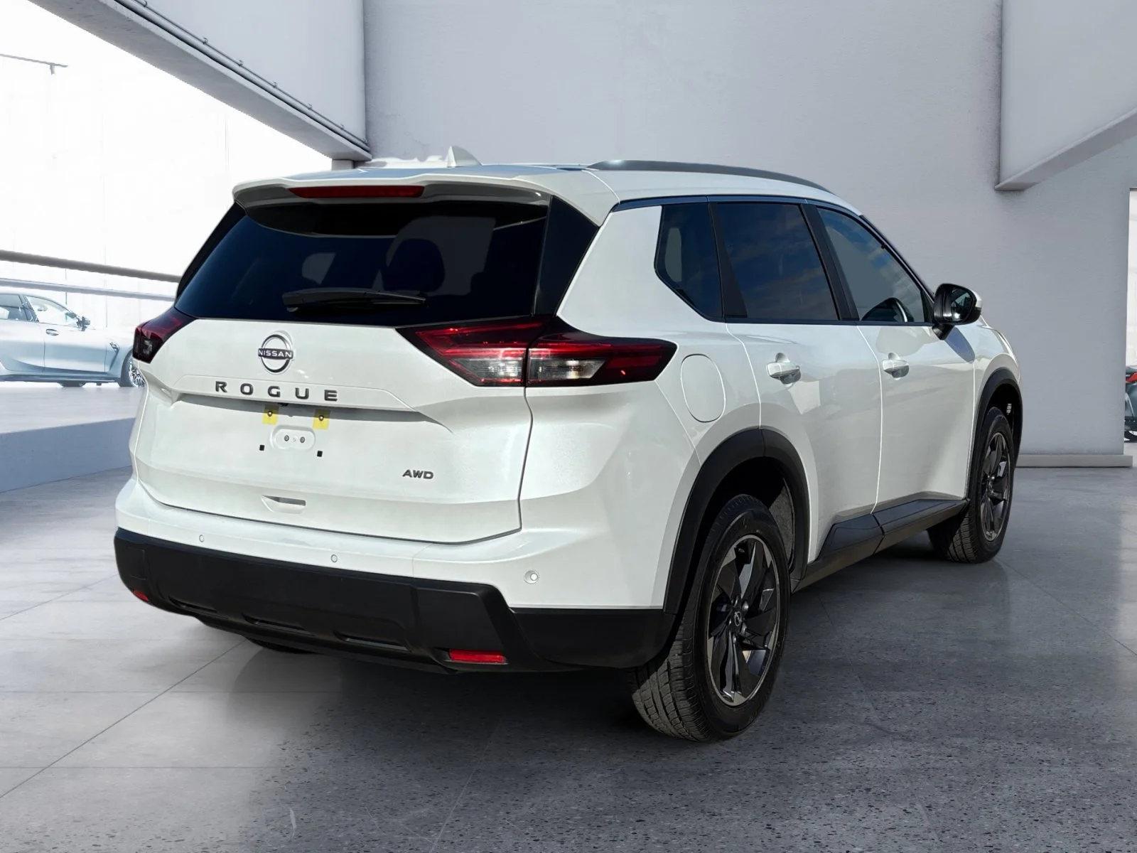 Used 2025 White Nissan SV Moonroof image 5