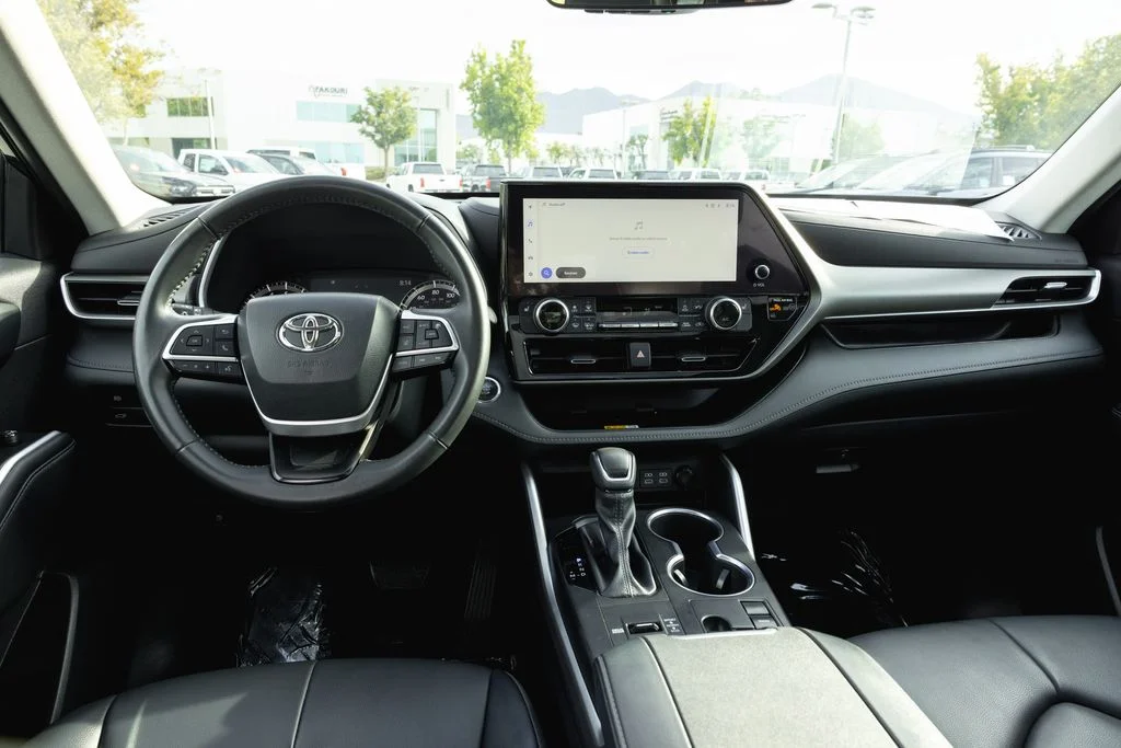 Used 2023 Midnight Black Metallic Toyota XLE image 31
