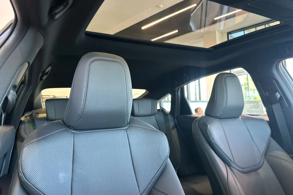 New 2026 Caviar Lexus ES 350e PREMIUM image 16