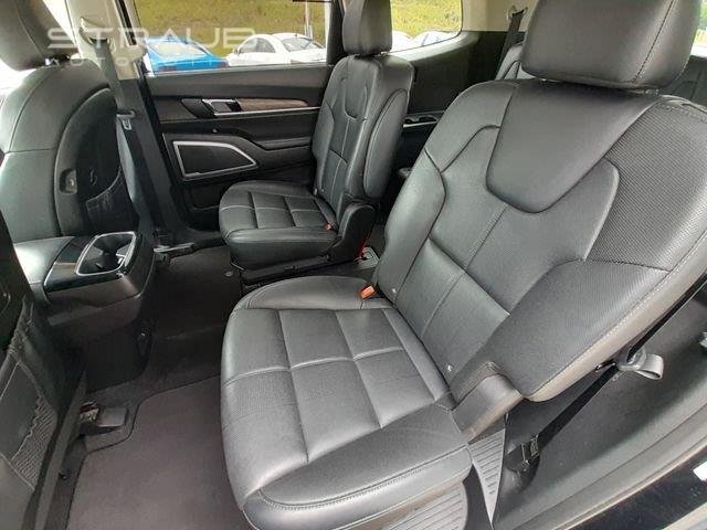Used 2020 Ebony Black Kia EX image 42