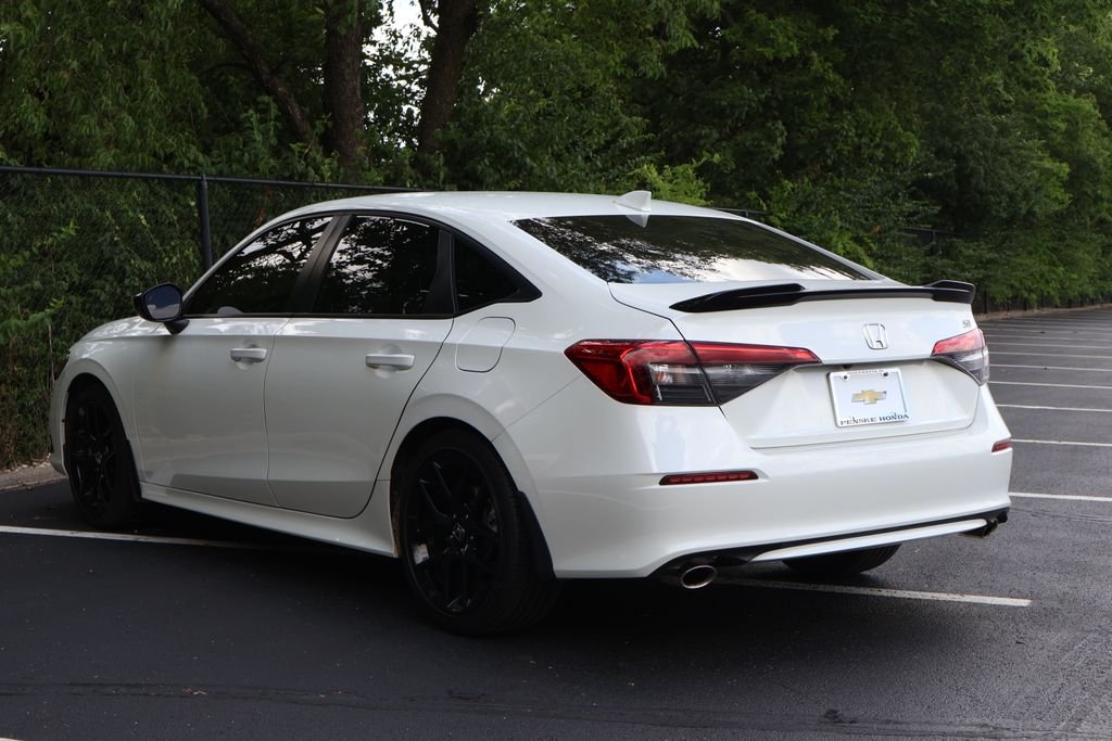 Used 2024 White Honda Base image 5