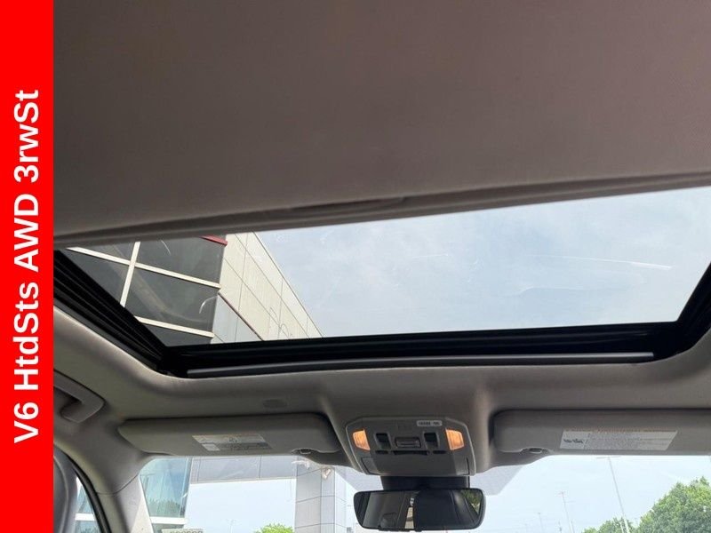 Used 2020 Moon Dust Toyota XLE image 14
