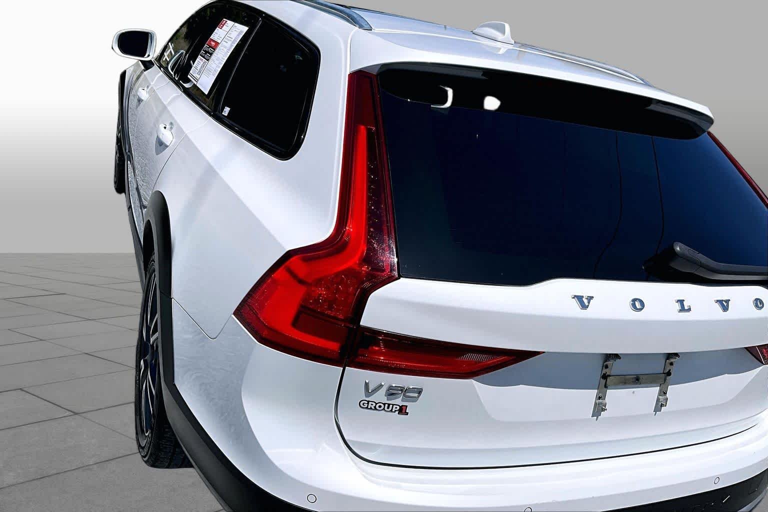 Used 2020 Crystal White Pearl Metallic Volvo  image 29