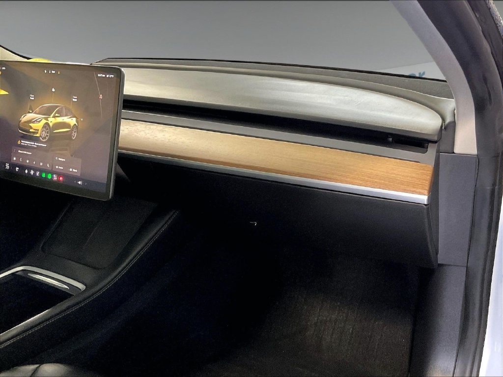 Used 2022 White Tesla Long Range image 13