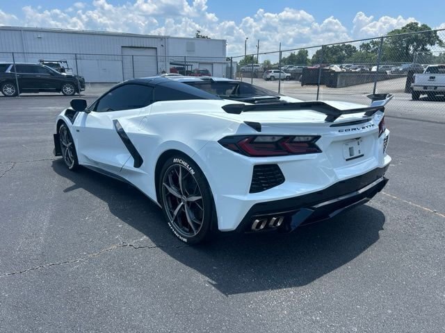 Used 2021 White Chevrolet Stingray image 3