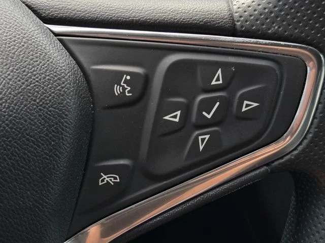Used 2021 White Chevrolet LS image 23