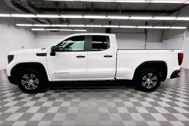 Used 2023 Summit White GMC Pro image 14