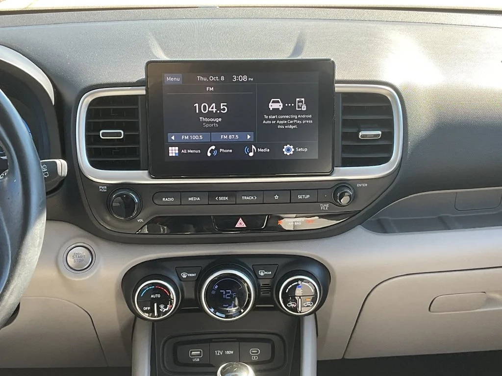 Used 2025 Gray Hyundai SEL image 25