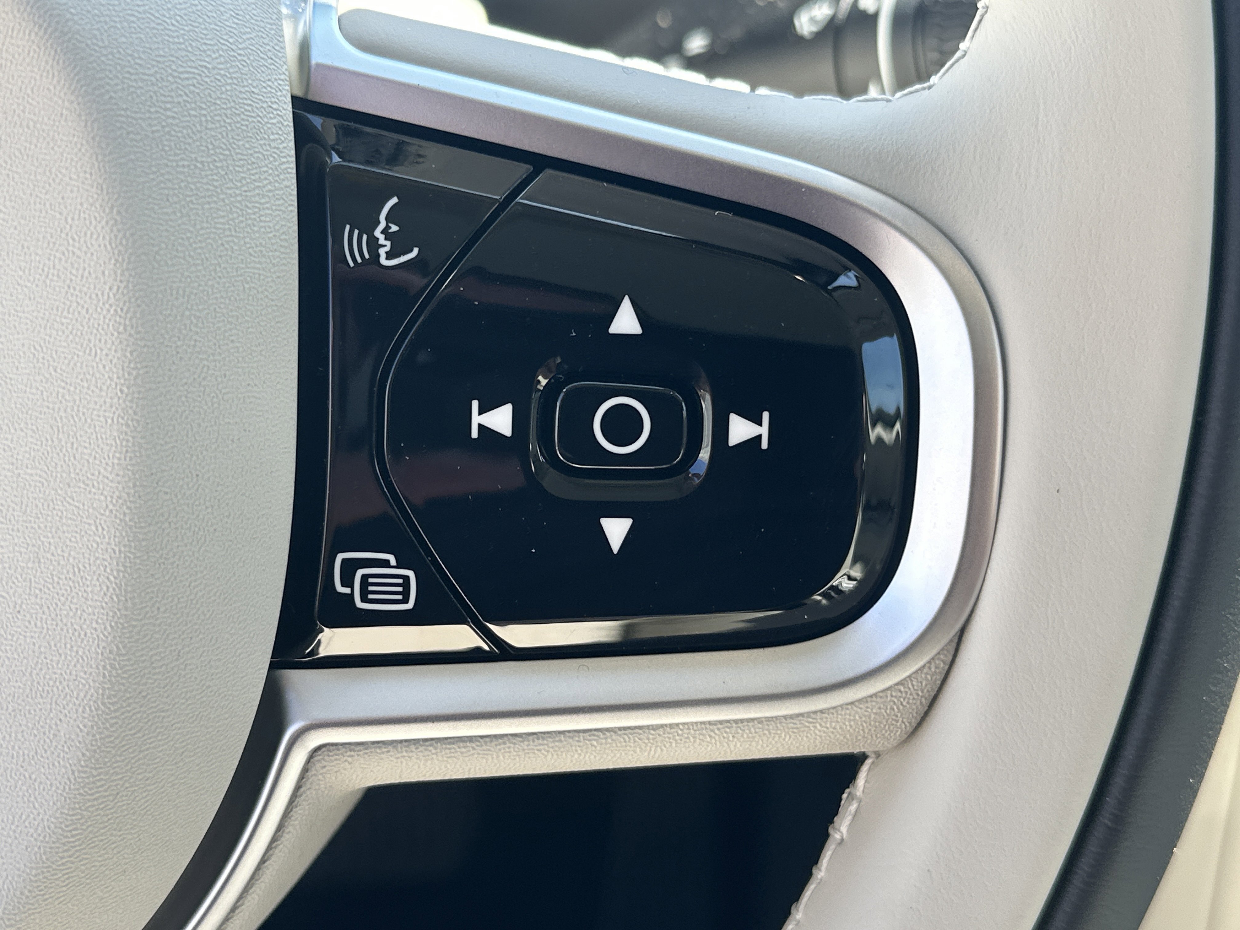 New 2026 Crystal White Volvo Ultra image 18