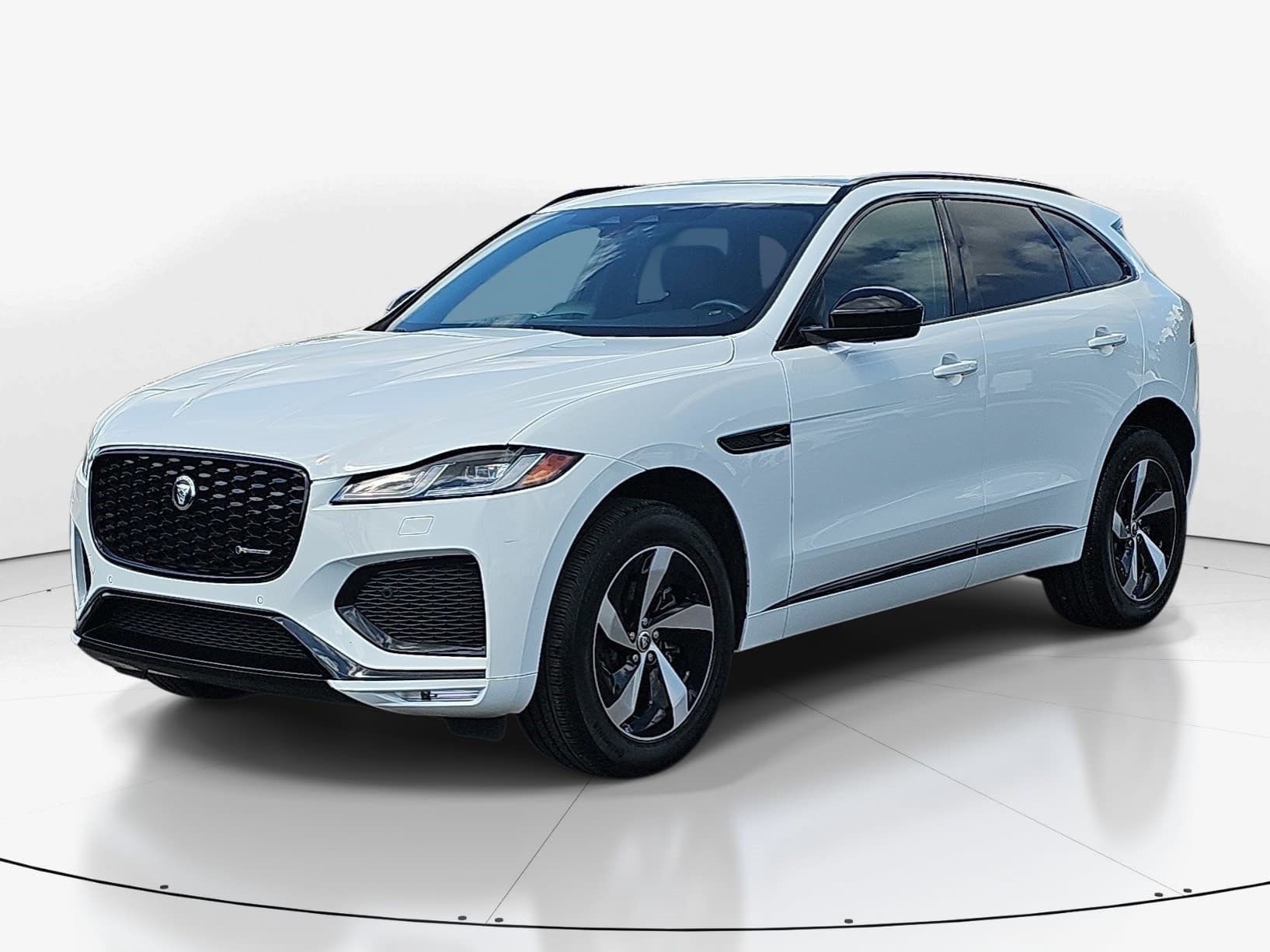 2024 Jaguar F-PACE R-Dynamic S - Photo 7