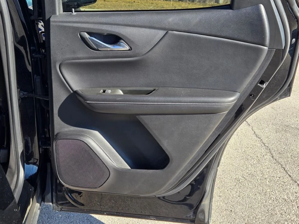Used 2025 Black Chevrolet LT image 7