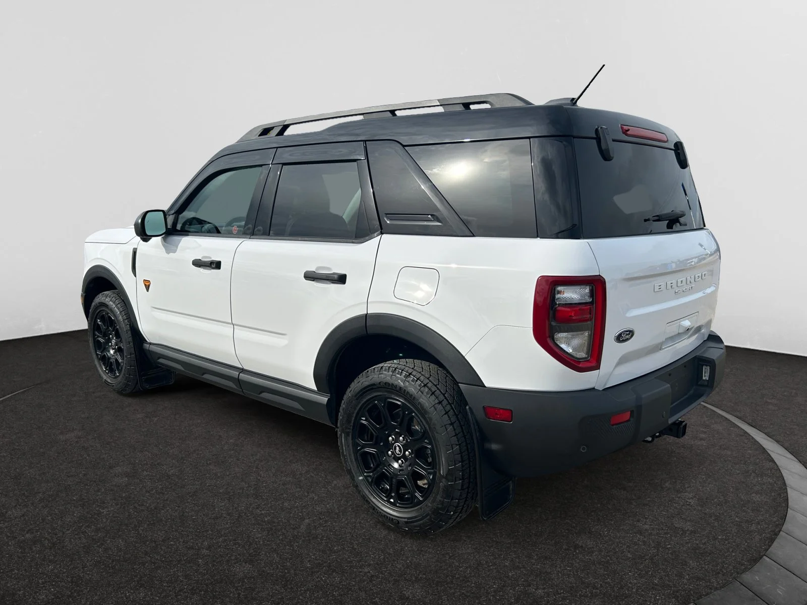 Used 2025 White Ford BADLANDS image 3