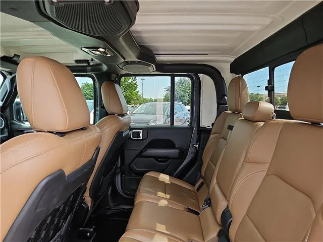 Used 2021 Sting-Gray Clearcoat Jeep Rubicon 4x4 Crew Cab 5 ft. box image 10