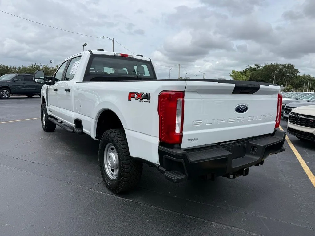 Used 2025 White Ford XL image 6