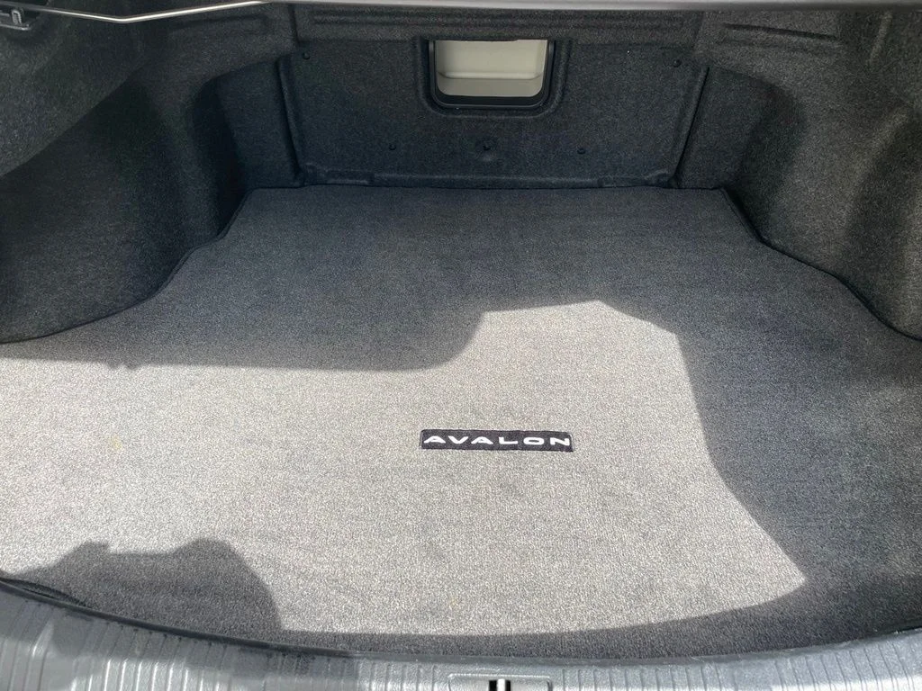Used 2015 Gray Toyota XLE Premium image 8