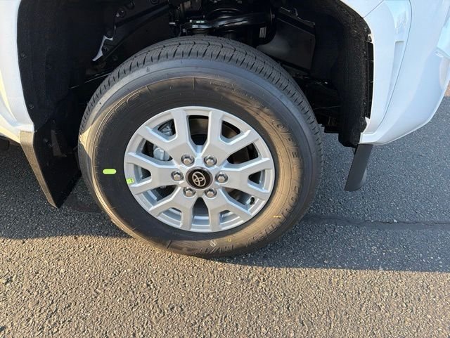 New 2026 White Toyota SR5 image 4