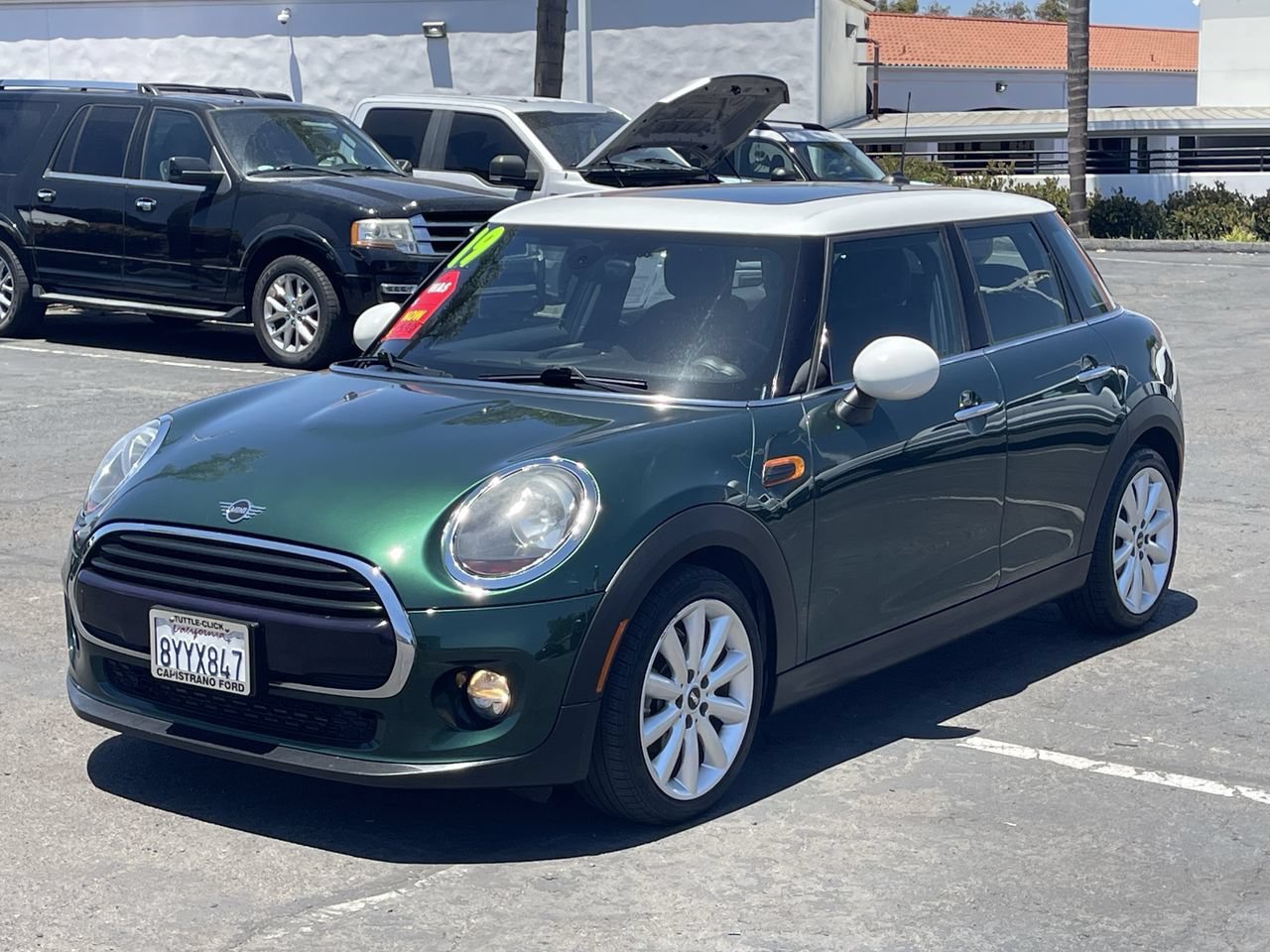 Used 2019 British Racing Green MINI Oxford Edition image 3