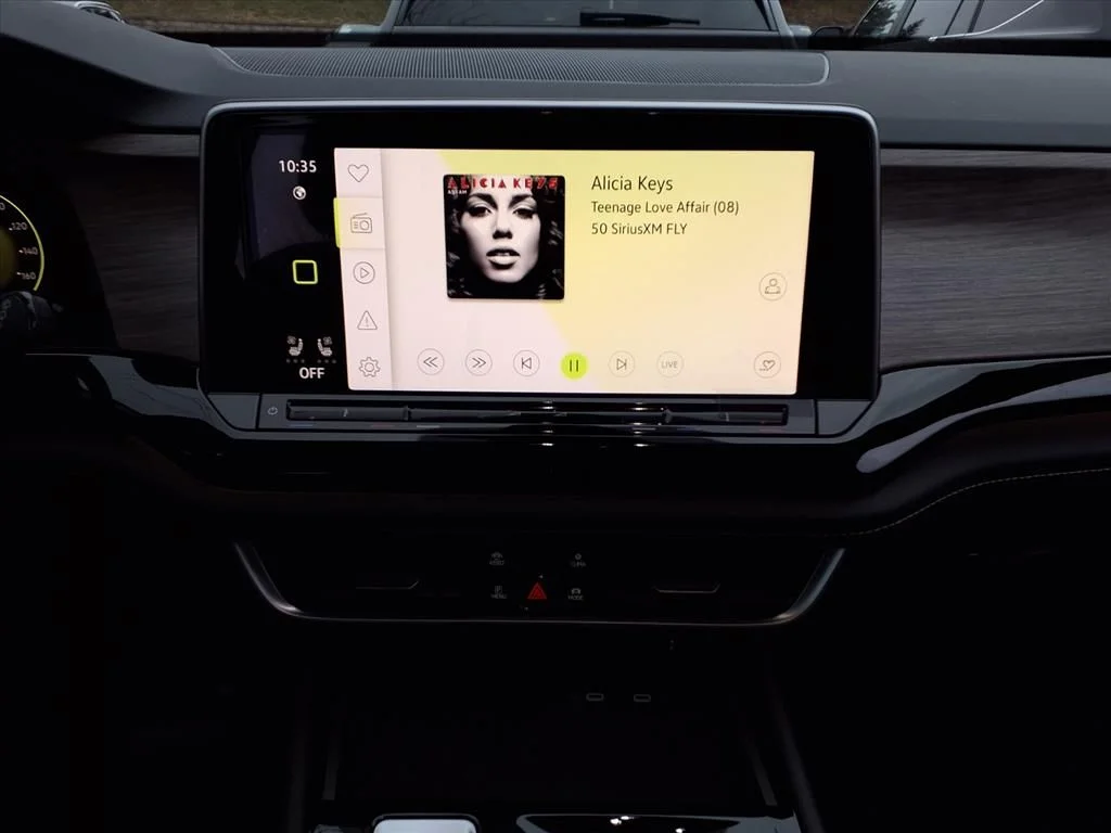 New 2026 Pure Gray Volkswagen 2.0T SEL image 16