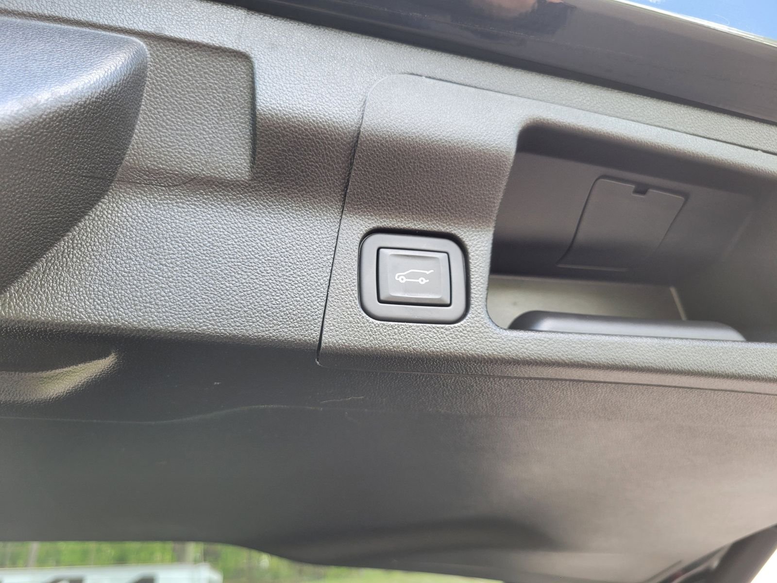 Used 2023 Black GMC SLE image 8