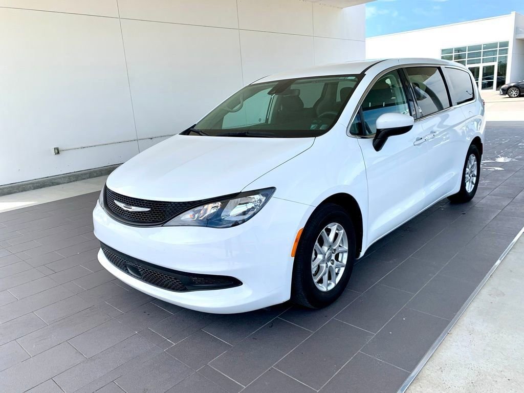 2023 Chrysler Voyager LX