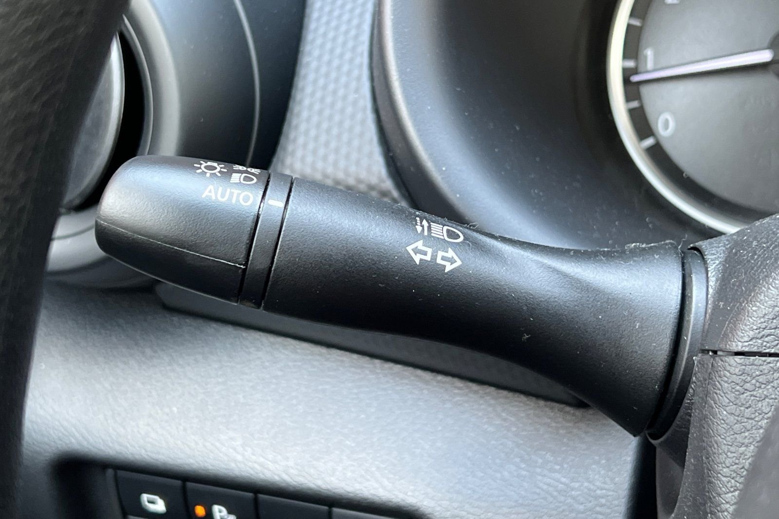 2025 Nissan KICKS PLAY Base - Photo 33