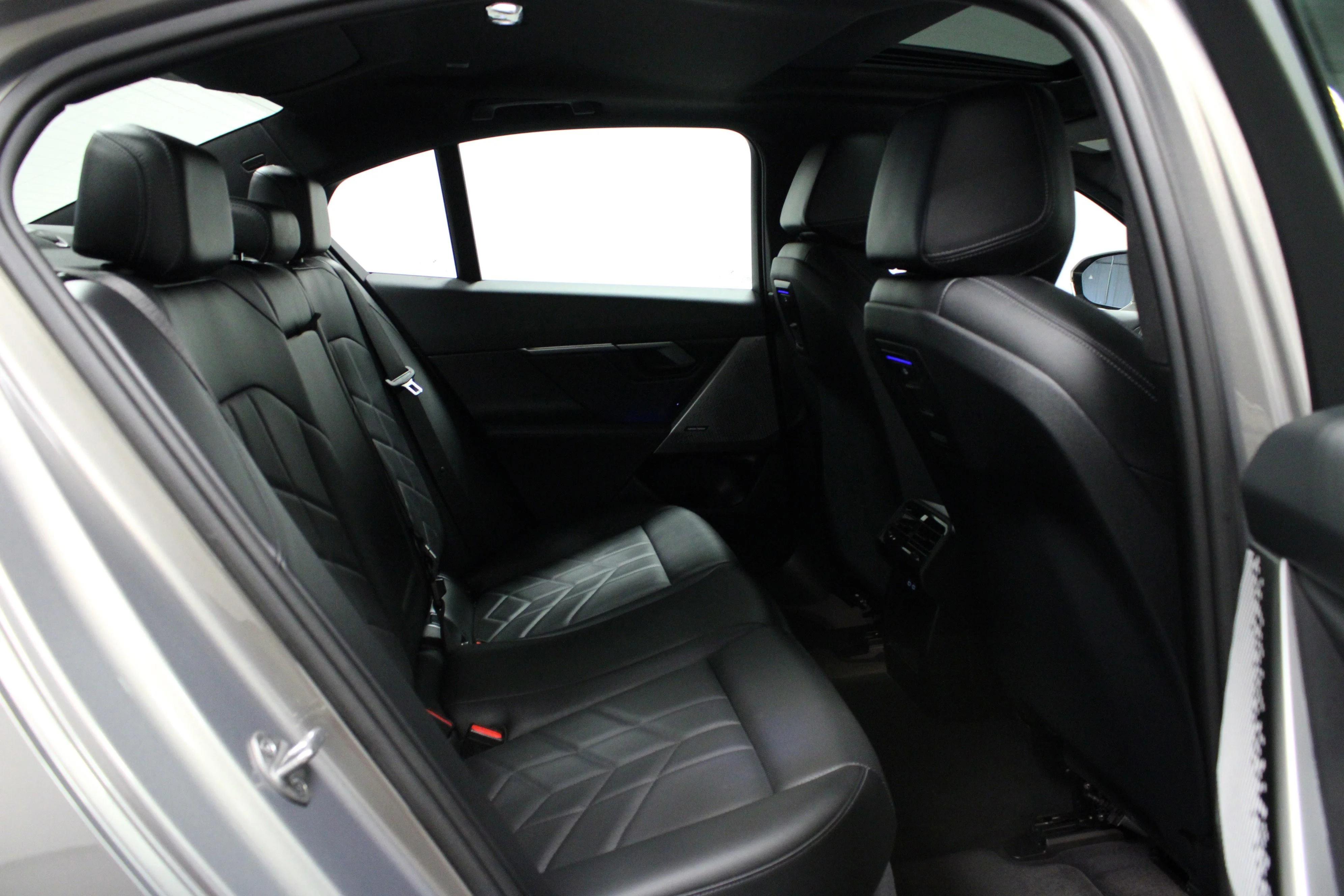 2024 BMW 5 Series 530i - Photo 14