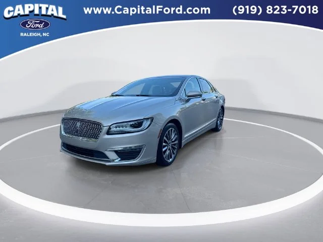Used 2017 Gold Lincoln Premiere image 4