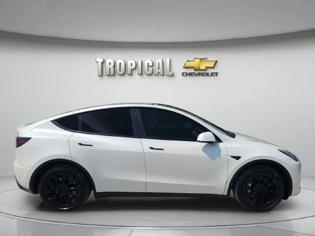 Used 2021 White Tesla Long Range image 6