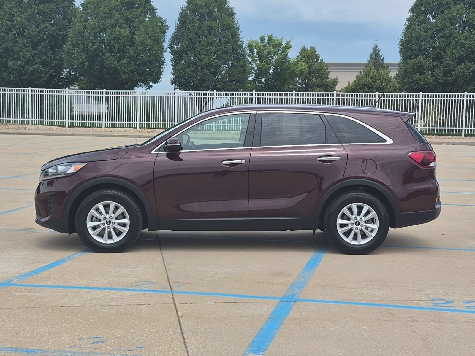 Used 2019 Sangria Kia LX image 9
