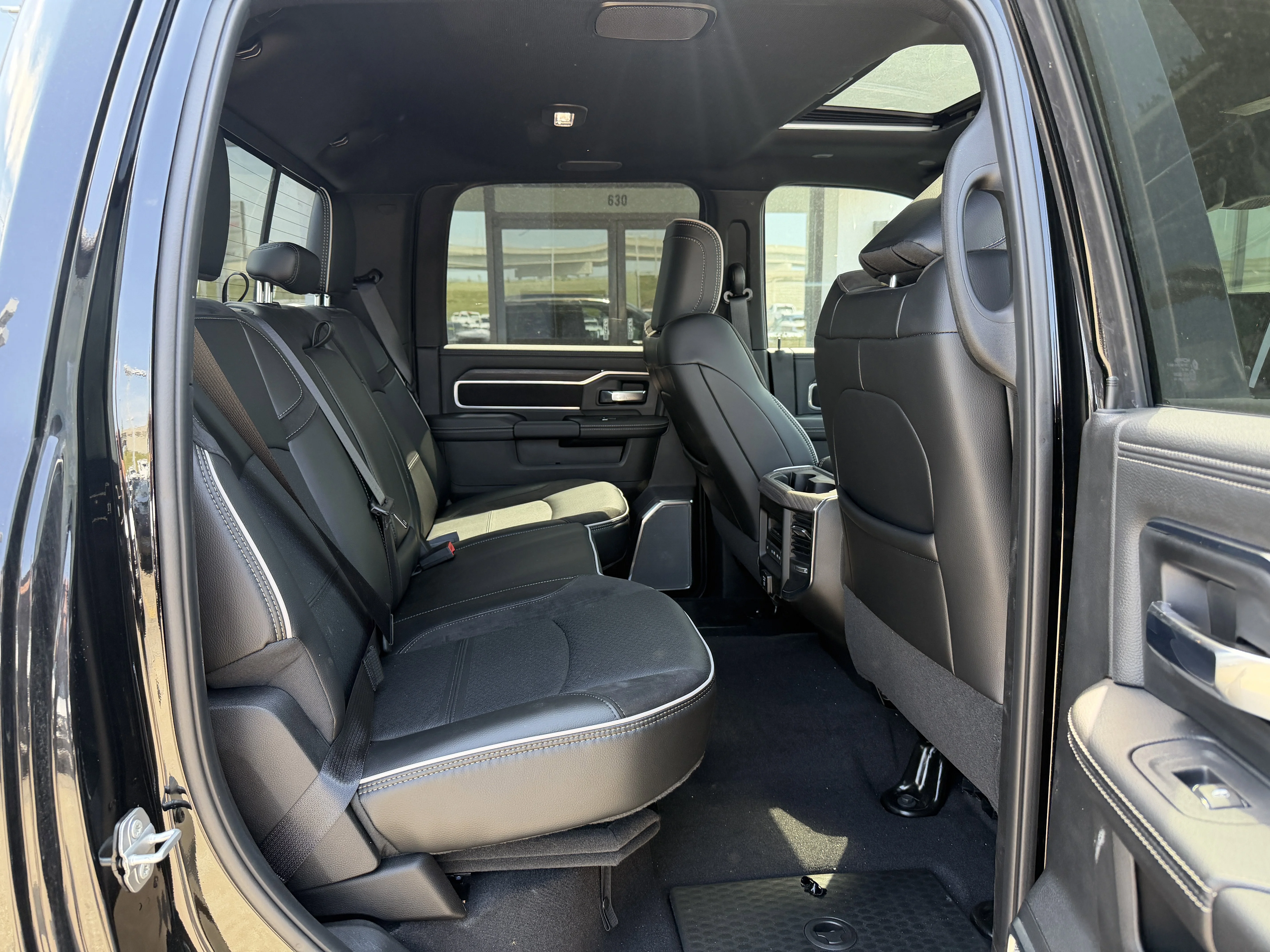 New 2026 Diamond Black Crystal Pearl-Coat Exterior Paint RAM Laramie image 26