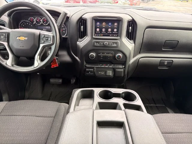 Used 2022 White Chevrolet Custom image 9