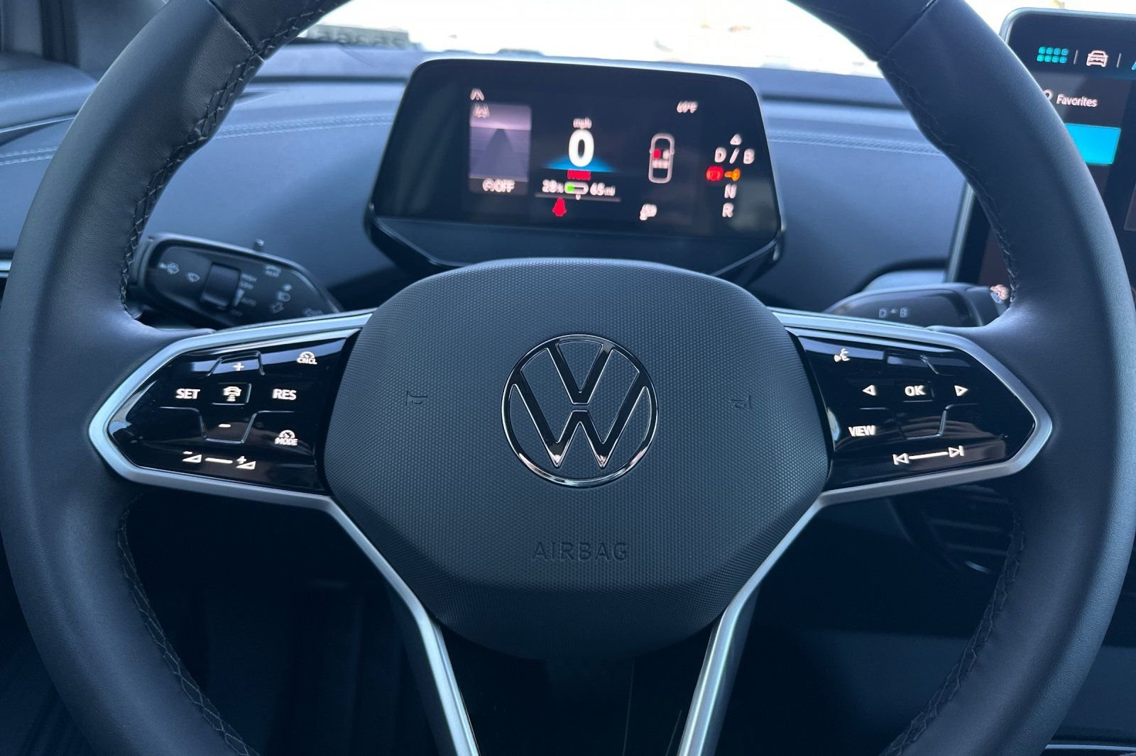 New 2026 Silver Mist Metallic Volkswagen Pro image 24
