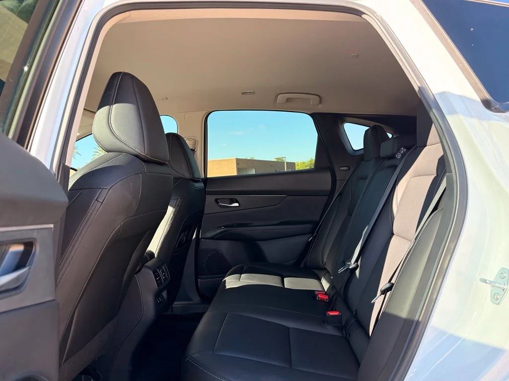 Used 2025 White Nissan SV image 17