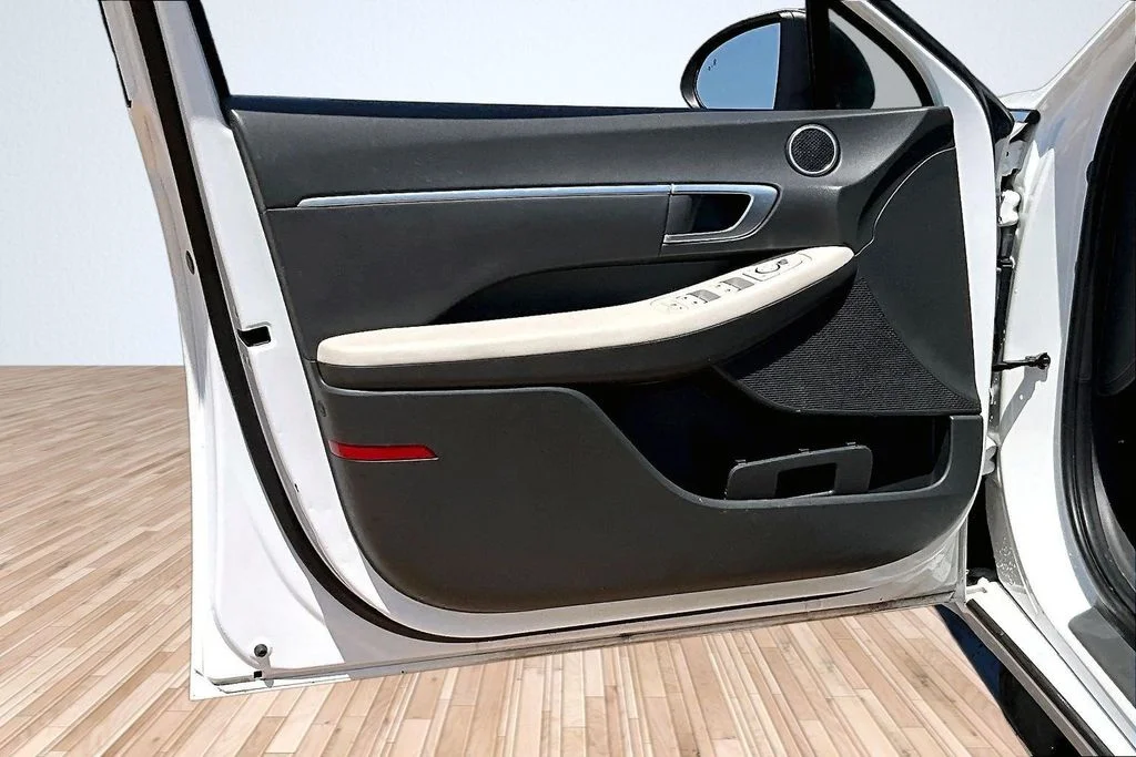 Used 2022 Gray Hyundai SEL image 15