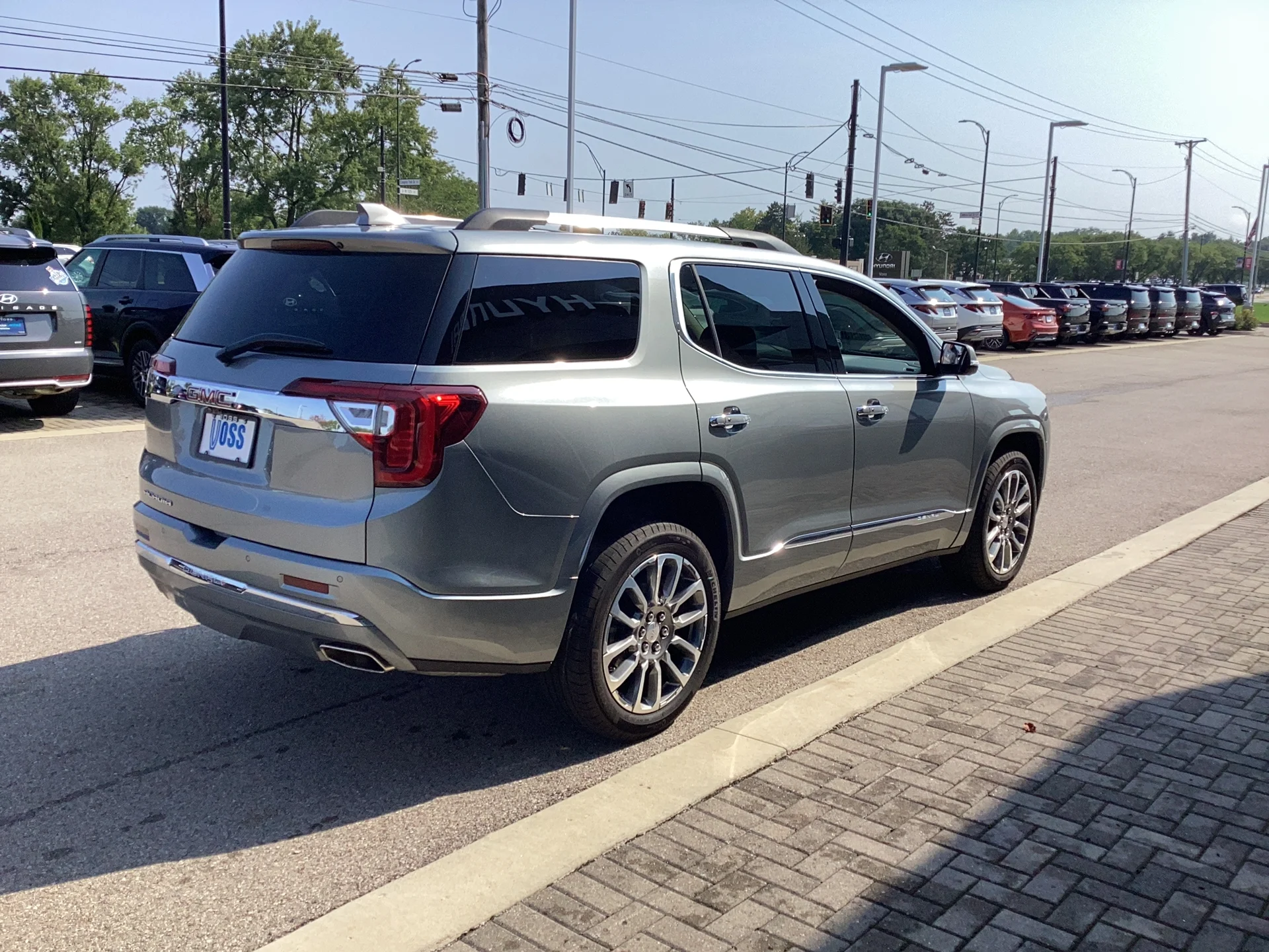 Used 2023 Sterling Metallic GMC Denali image 4