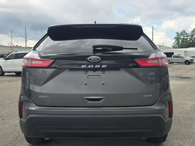 Certified Used 2023 Gray Ford SEL image 4