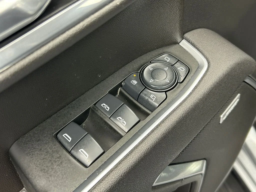 2025 Chevrolet Silverado 1500 LTZ - Photo 19
