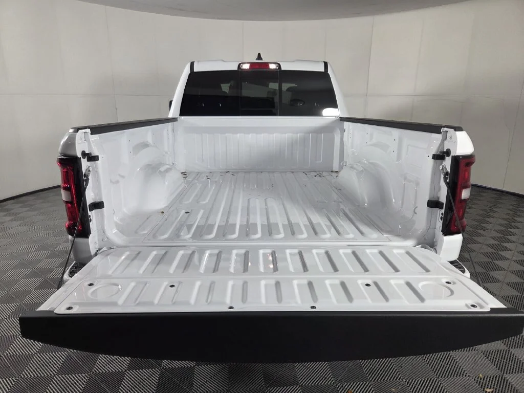 New 2026 Bright White Clear-Coat Exterior Paint RAM Big Horn image 20
