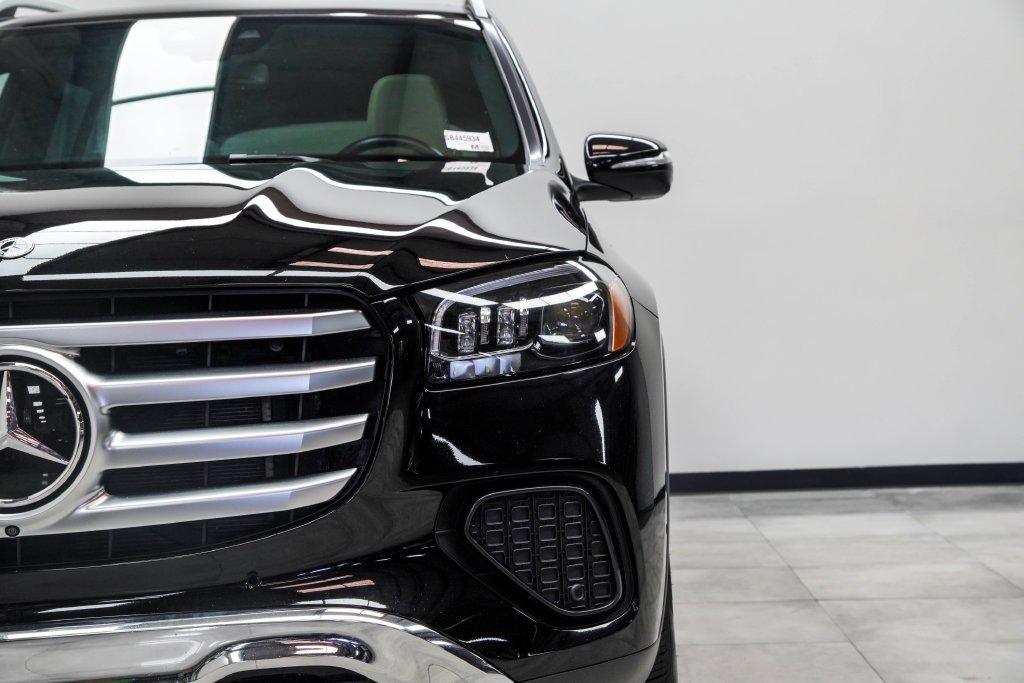 Used 2023 Black Mercedes-Benz GLB 250 image 5