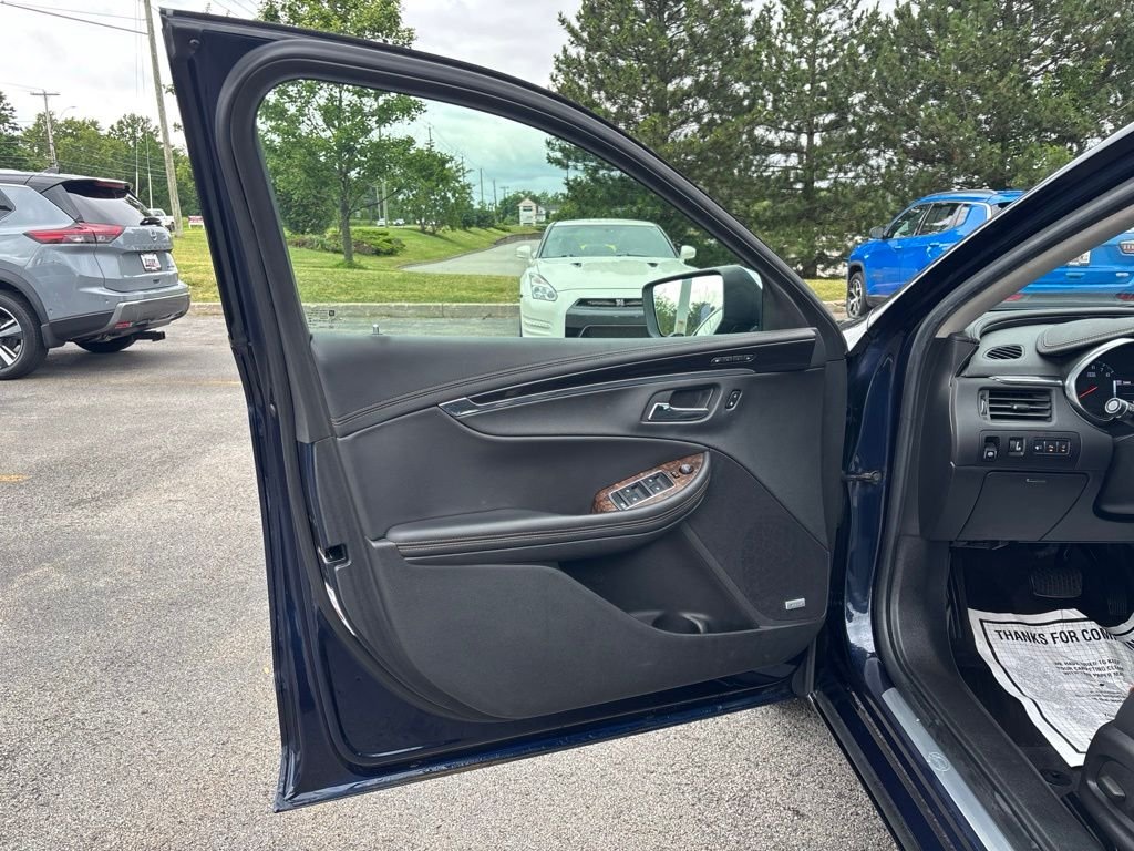 Used 2015 Blue Chevrolet LTZ image 14