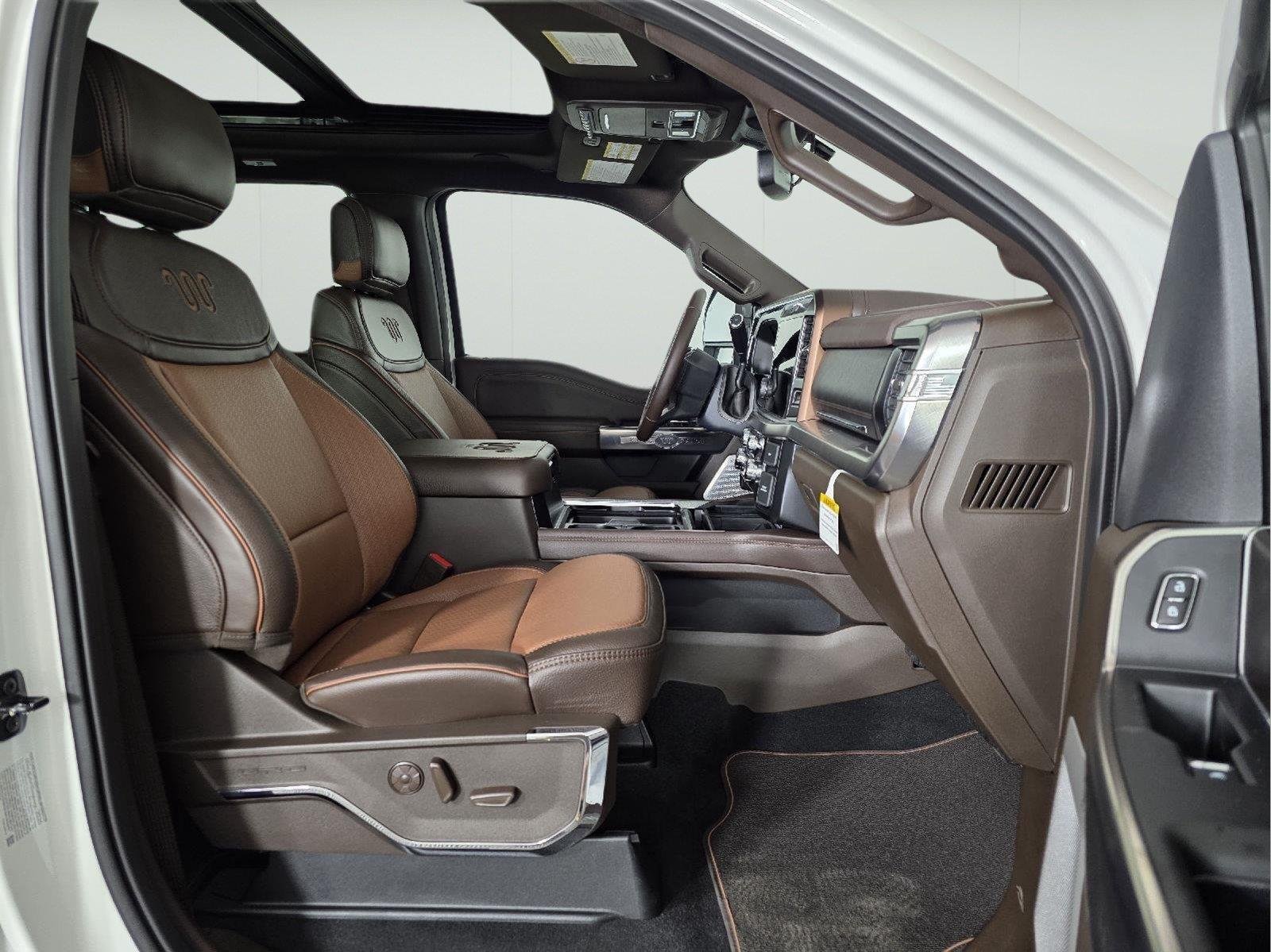 New 2026 Star White Metallic Tri-Coat Ford F-250® King Ranch® image 25