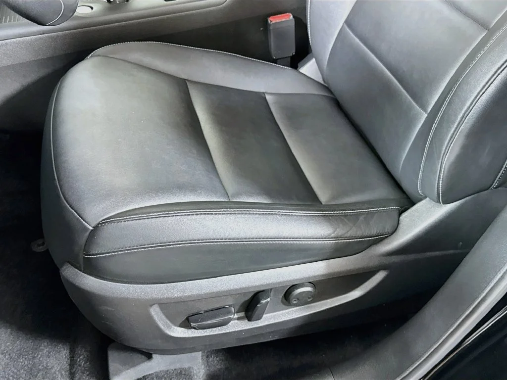 Certified Used 2022 Black INFINITI LUXE image 25