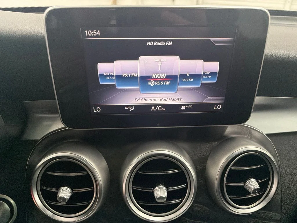 Used 2018 White Mercedes-Benz GLC 300 image 17