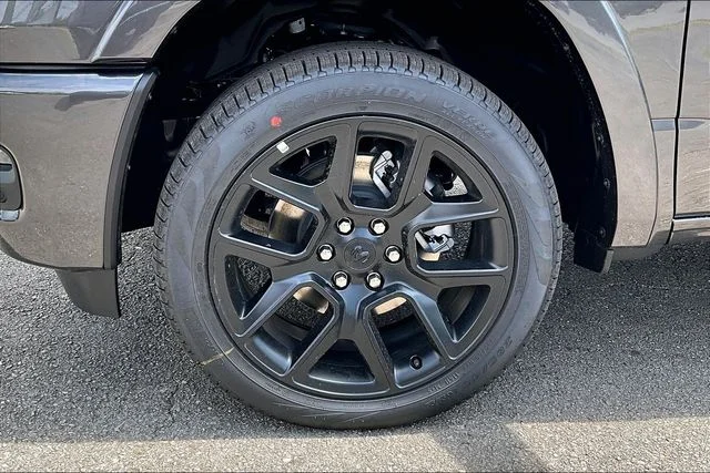 New 2026 Granite Crystal Metallic Clear-Coat Exterior Paint RAM Laramie image 12