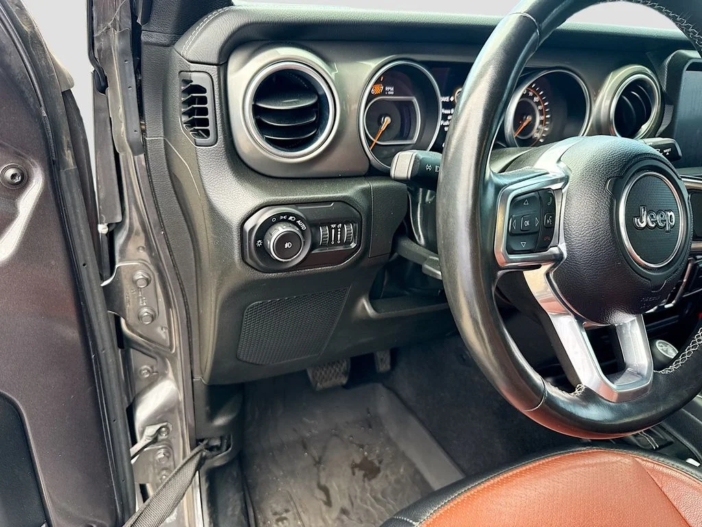 Used 2022 Gray Jeep Unlimited Sahara image 10