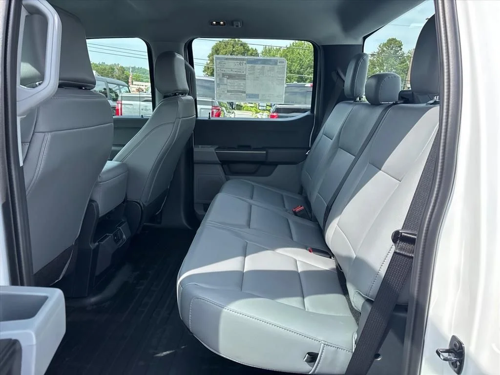 New 2026 Oxford White Ford XL image 17
